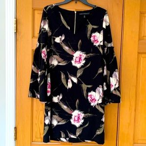 Beautiful WHBM dress